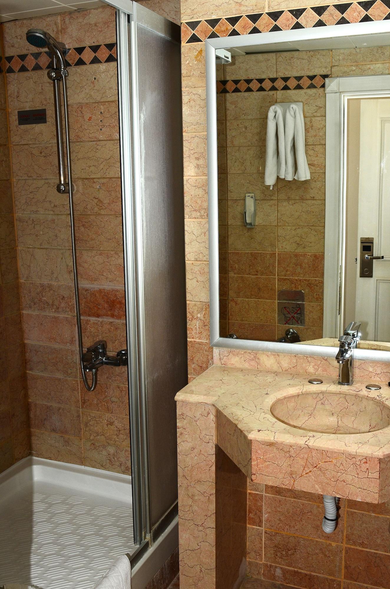 Hotel By Karaaslan Inn Kuşadası Ngoại thất bức ảnh
